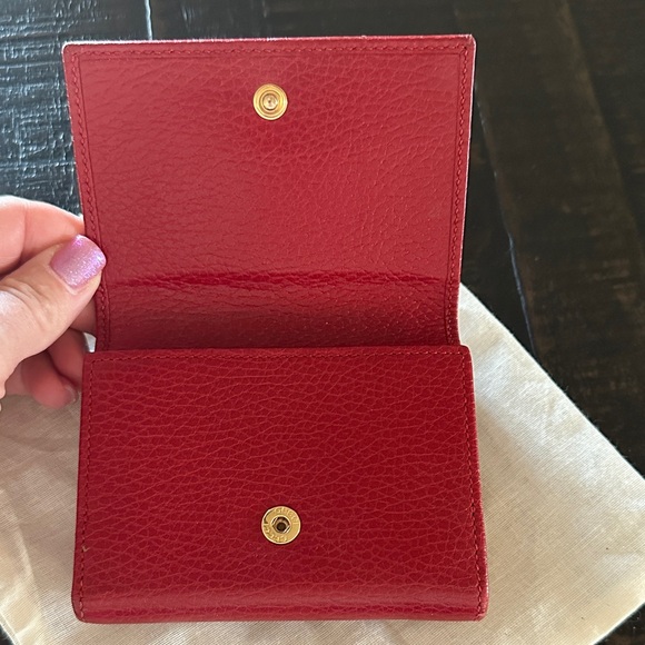 Gucci Red Leather Compact Wallet - Picture 3 of 11